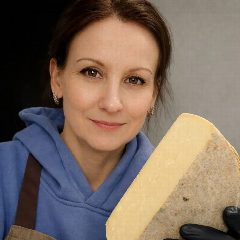 Канал Сыроварня Абрамовых | Фермерский сыр Зеленоград в мессенджере MAX — 146 подписчиков