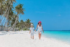 Канал Top Holidays в мессенджере MAX — 157 подписчиков