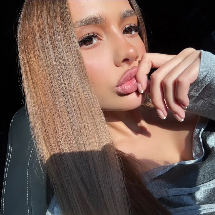 Канал Валя Карнавал в мессенджере MAX — 15 049 подписчиков