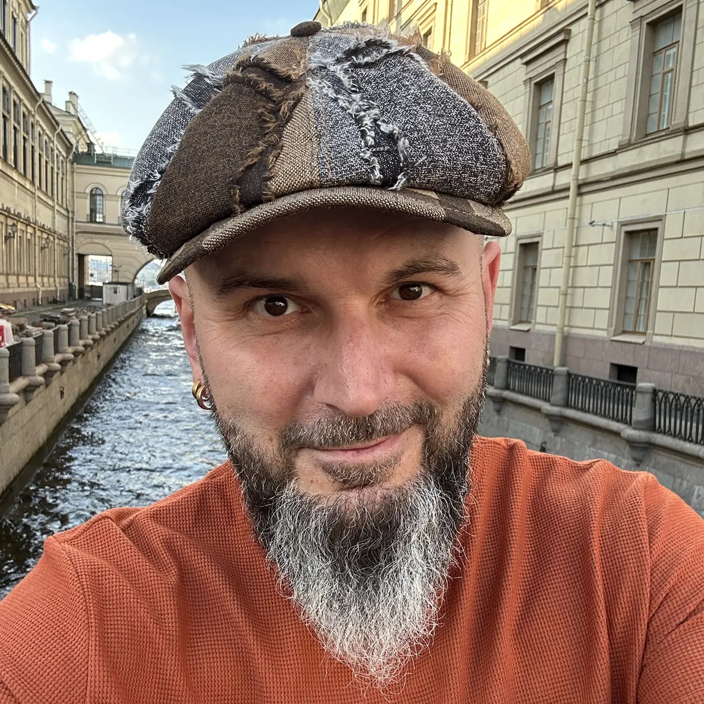 Канал Юрист-юморист в Max в мессенджере MAX — 4 416 подписчиков