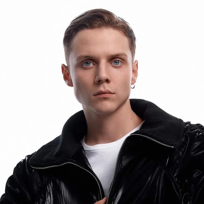 Канал Ваня Дмитриенко | Музыкант | Актёр | Фан-канал в мессенджере MAX — 6 317 подписчиков