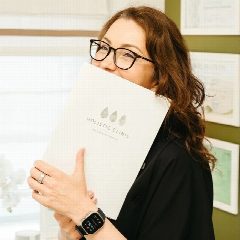 Канал Юлия Хребтова Holistic Clinic в мессенджере MAX — 419 подписчиков