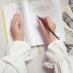 Канал Зачитано | Детские книги, настолки, юмор, психология, развитие, кино, скидки, мультики скидки озон вб детский сад школа мэш сферум дочь Маша Саша Аня Катя сын Артём в мессенджере MAX — 4 184 подписчика